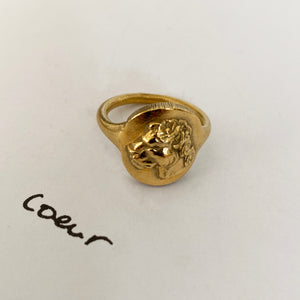 LIONESS ROUNDED COIN RING - GOLD