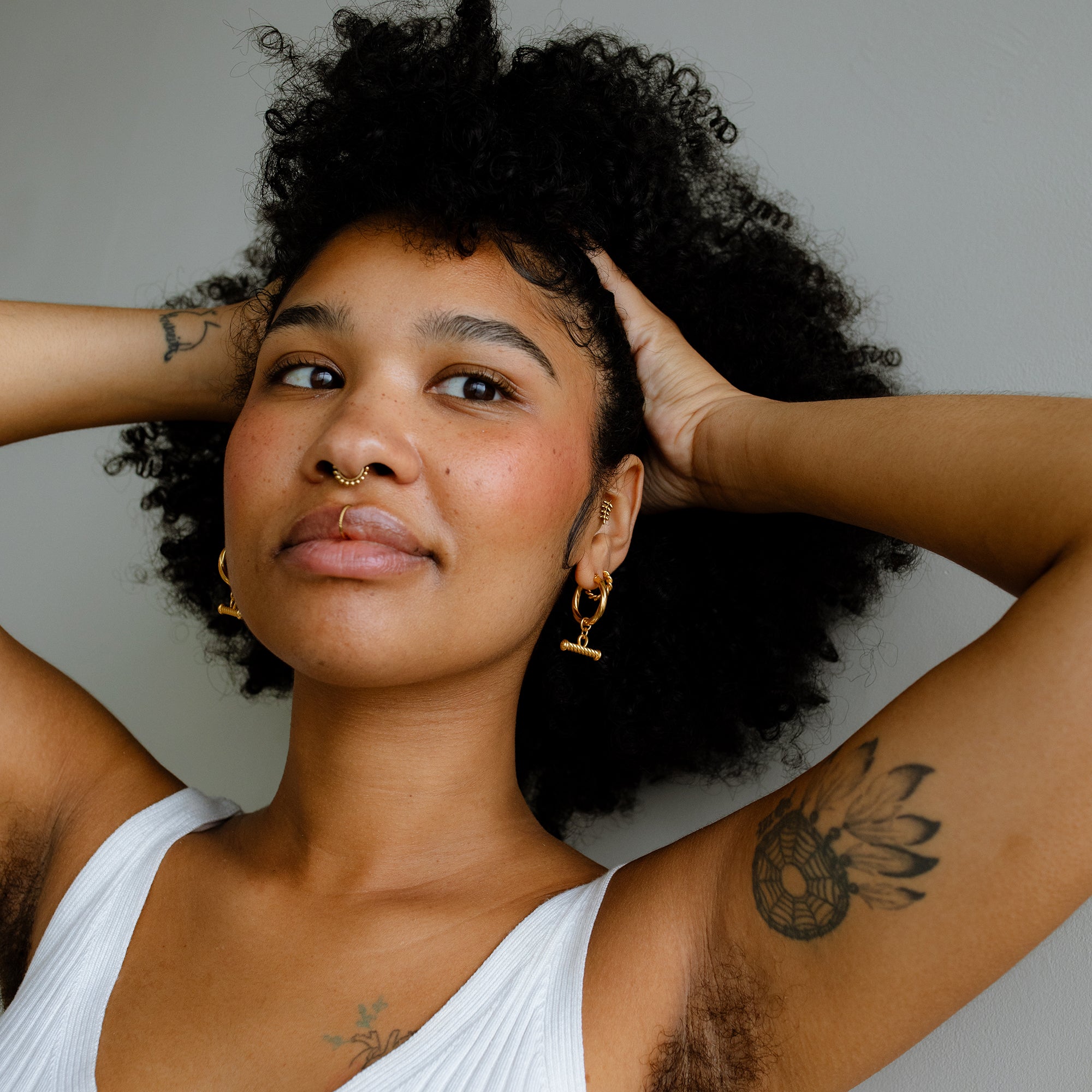 TWISTED T-BAR HOOP EARRINGS