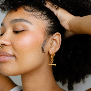 TWISTED T-BAR HOOP EARRINGS