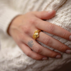 LIONESS HEART SIGNET RING