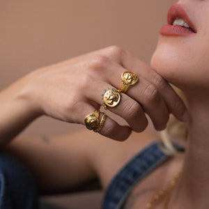 LIONESS COIN RING