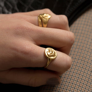 LIONESS COIN RING