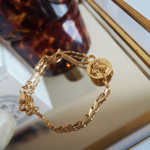 REVERSIBLE LIONESS BRACELET