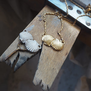 SACRED SHELL PENDANT