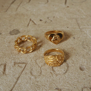 LIONESS HEART SIGNET RING