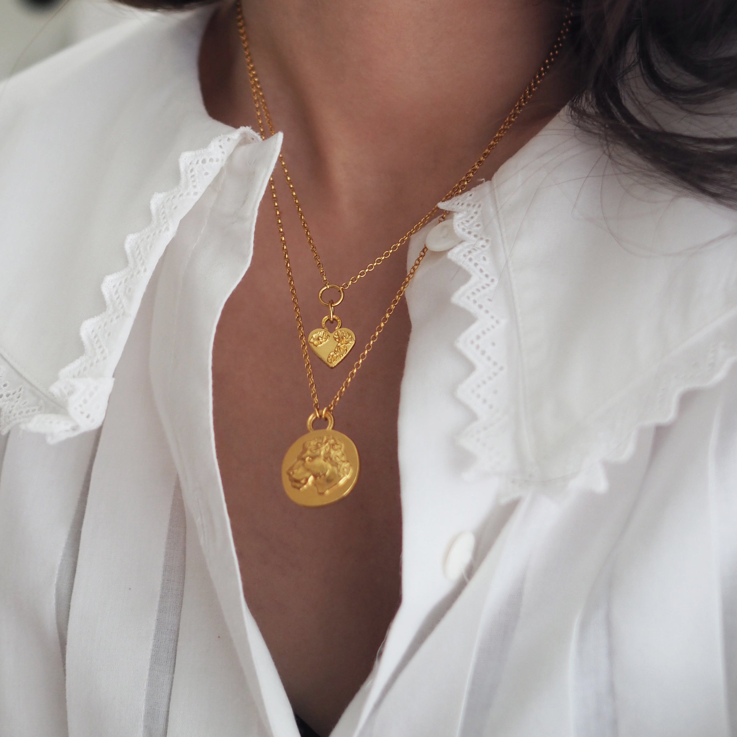 Sparkling lioness heart pendant necklace Clearance